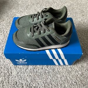 ADIDAS Originals toddler 7K in army green